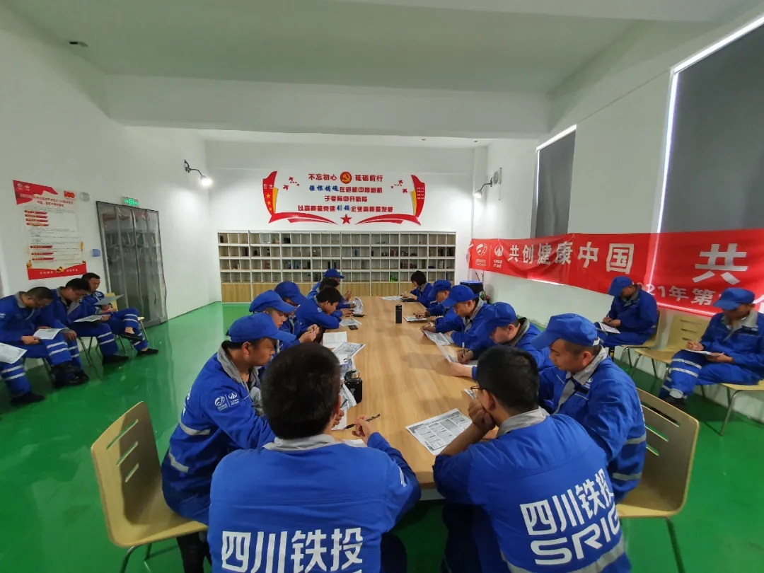 1619657729634218.jpg 640.webp (2).jpg